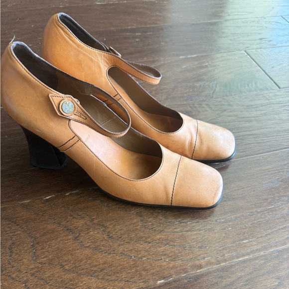 PRADA Pumps Heel Leather Beige EU37/US7 - Picture 1 of 8